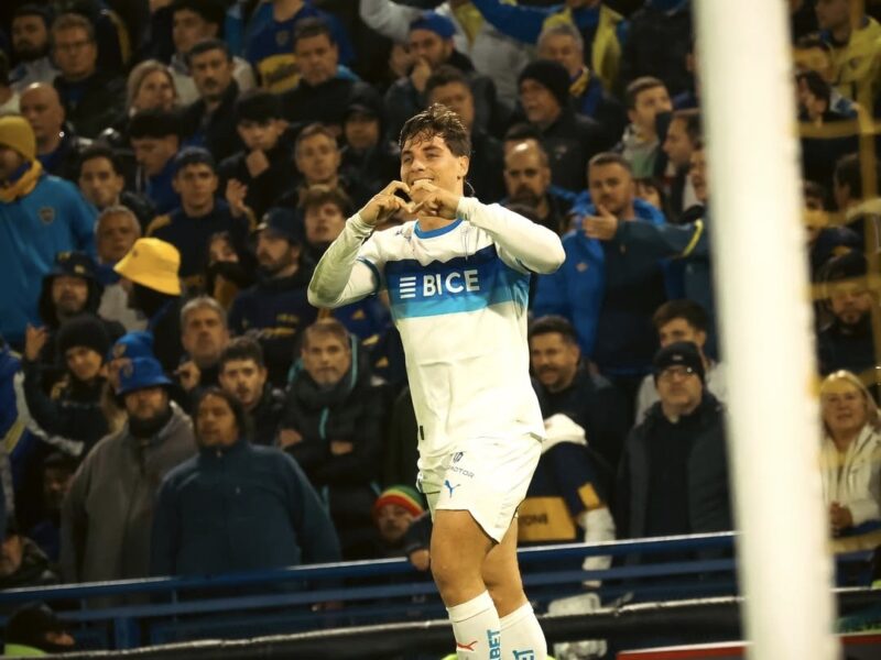 ¡Triunfo histórico! U. Católica derrotó a Boca Juniors en La Bombonera y clasificó a octavos como puntero de su grupo en Libertadores
