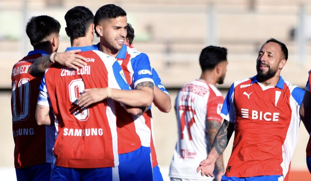 U. Católica goleó con autoridad a Deportes Copiapó en su debut en Copa Chile 
