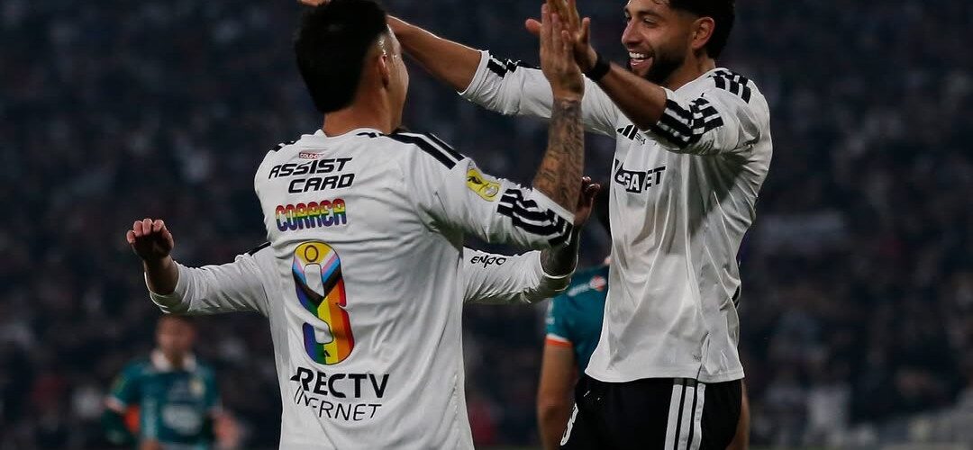 Colo Colo goleó a Cobresal y terminó la primera rueda como líder exclusivo y con amplia ventaja