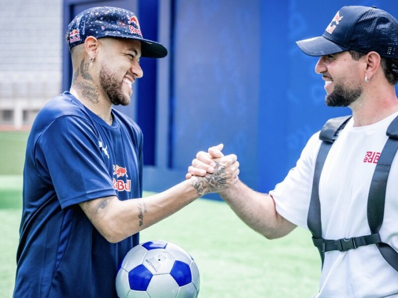 ¡Pánico a 15 metros de altura! El extremo reto de Red Bull que puso a prueba el control de Neymar JR