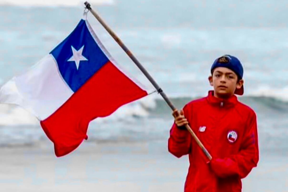 Orgullo de Puertecillo: Surfista de 12 años representará a Chile ISA World Junior Surfing Championship 2026