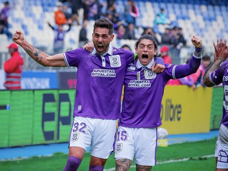 Deportes Concepción goleó a Universidad Católica que se aleja cada vez más de Colo Colo