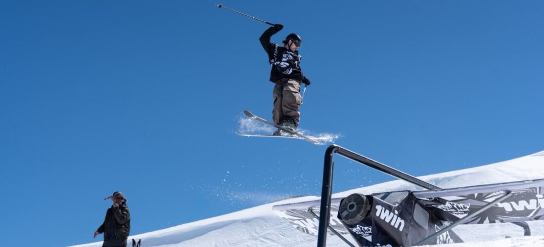 Deportistas chilenos fueron protagonistas del Rail Jam en La Parva