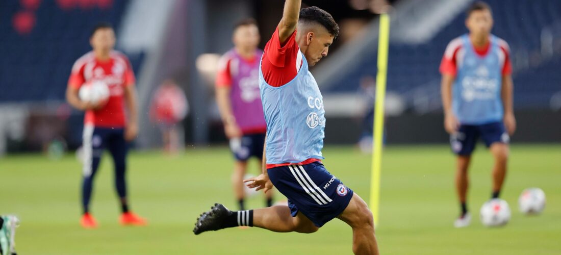 ¿Se enojó? Jugador de la selección chilena habría dejado la concentración por su molestia con Nicolás Córdova