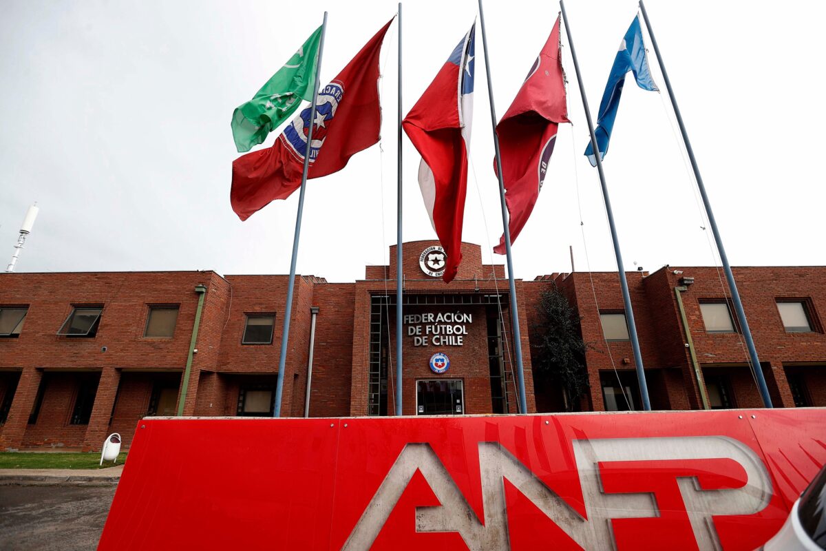 ¡Nuevo escándalo en la ANFP! La FIFA impuso sus términos en la elección de la nueva directiva y hubo tensión con uno de los candidatos