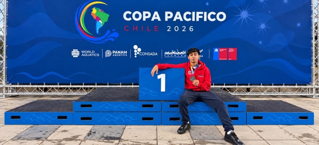 Tiene 15 años, vive en Peñalolén y resultó campeón internacional de natación: “Mi sueño es llegar a los Juegos Olímpicos”