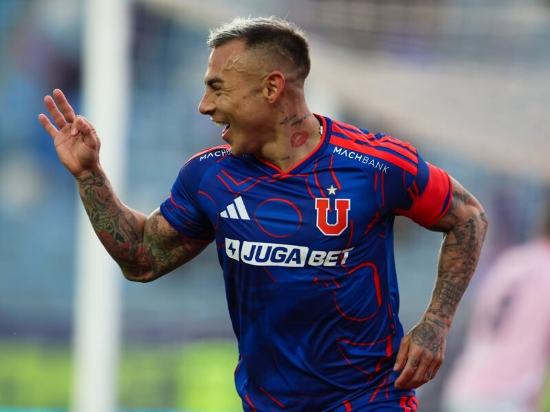 Con triplete de Edu Vargas: La U goleó a Everton y sigue a la caza de Colo Colo